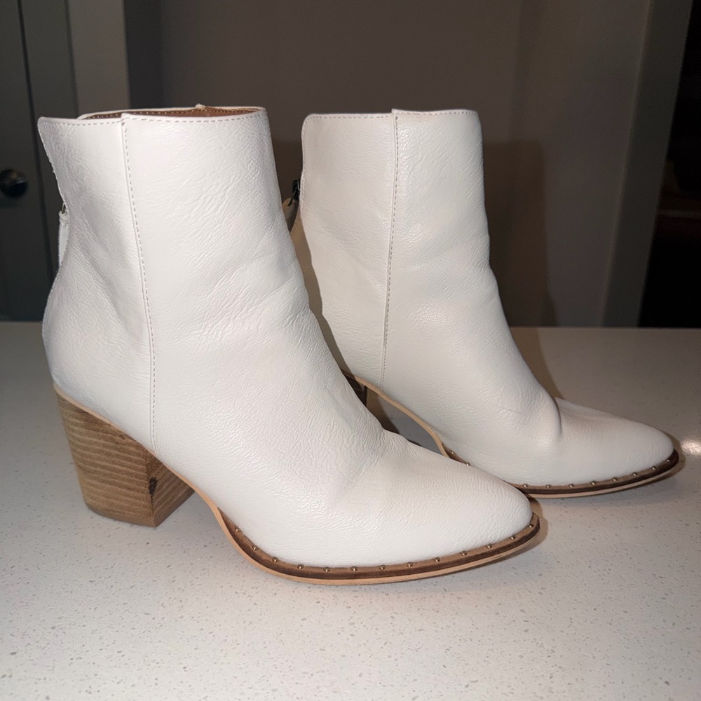 BEAST FASHION White Leather Ankle Booties